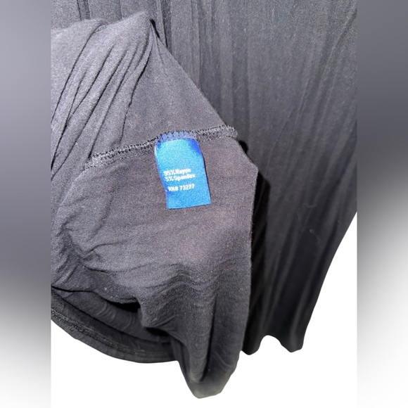 ✨ 5/$30 ✨ Apt. 9 Black Sleeveless Blouse - Picture 3 of 4